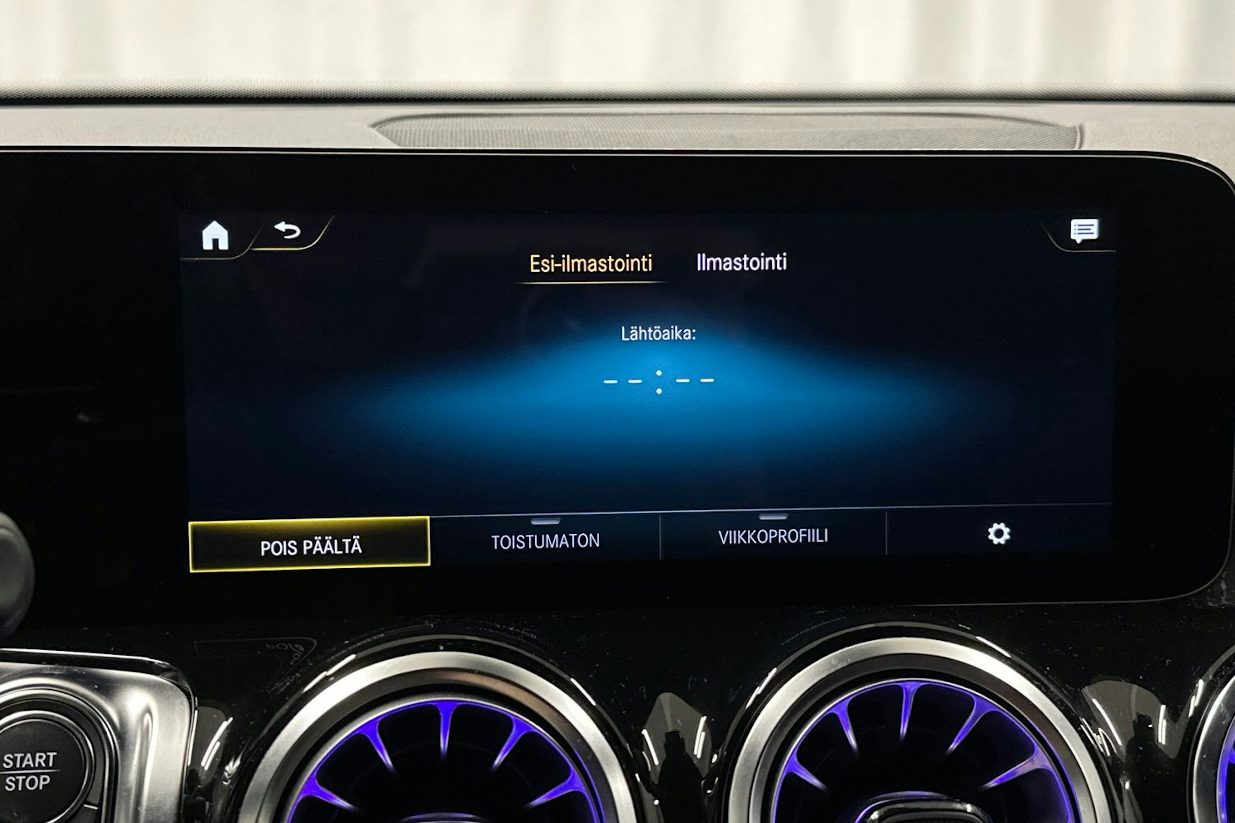 valkoinen Mercedes-Benz EQB 2023 kuva 32.