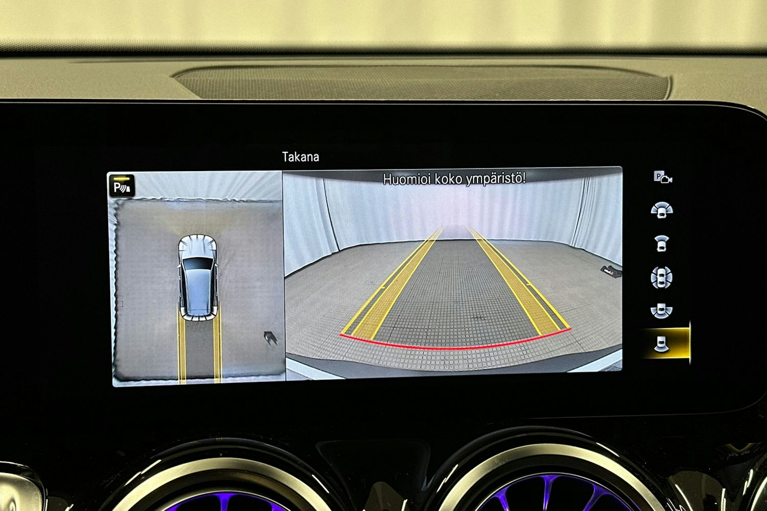 valkoinen Mercedes-Benz EQB 2023 kuva 33.