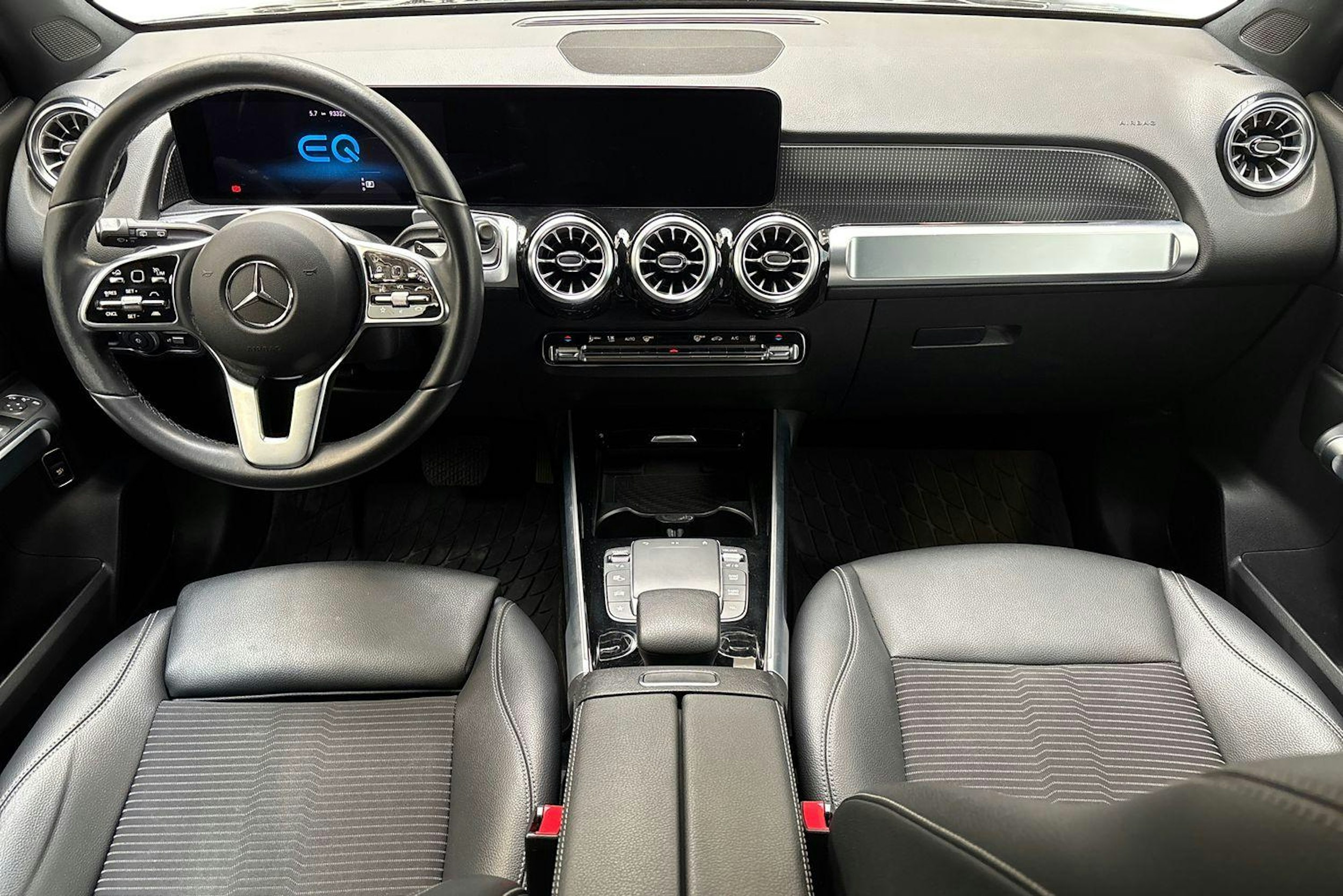 musta Mercedes-Benz EQB 2023 kuva 9.