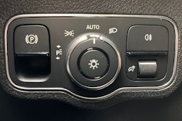musta Mercedes-Benz EQB 2023 kuva 22.