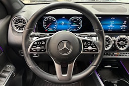 musta Mercedes-Benz EQB 2023 kuva 23.