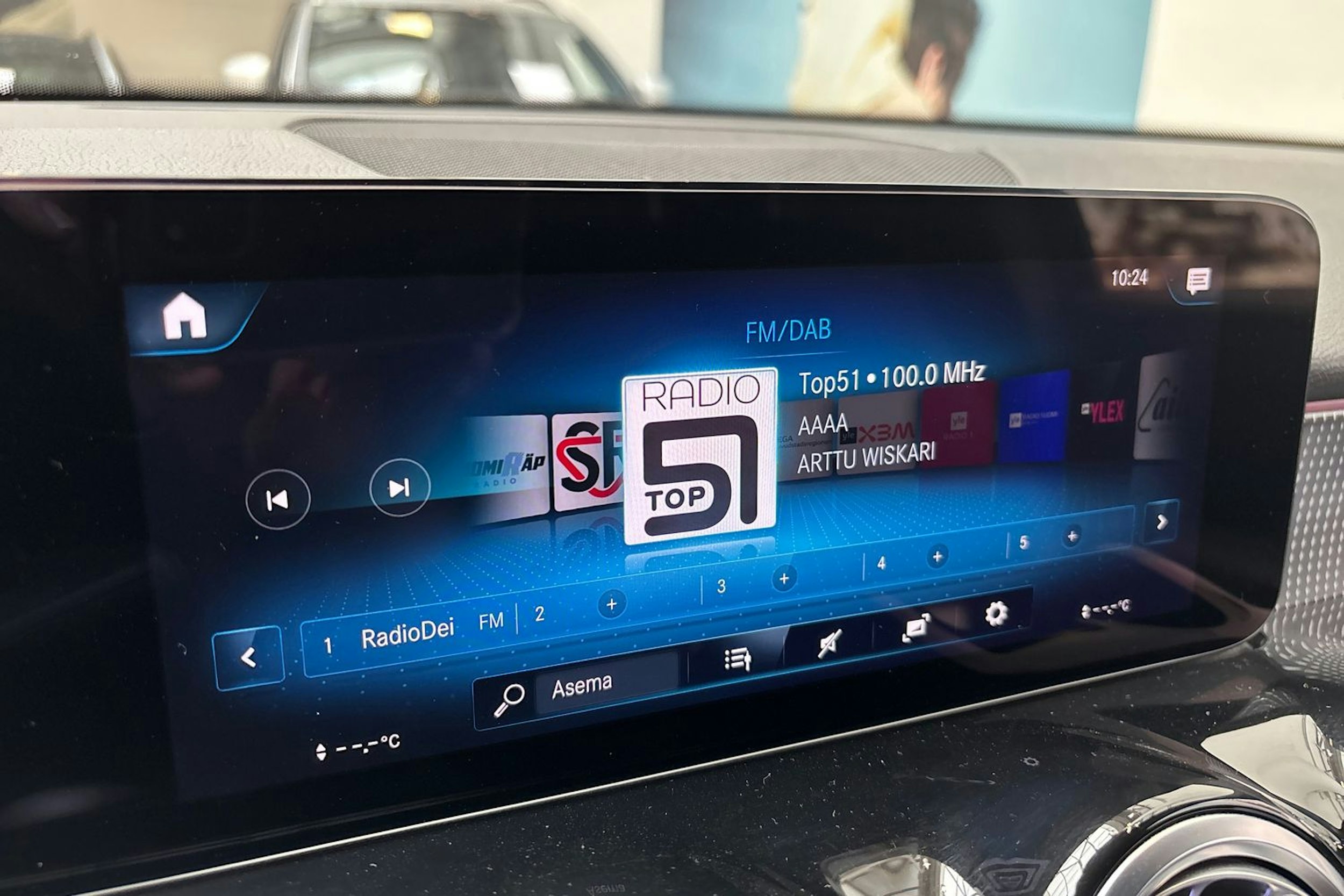 musta Mercedes-Benz EQB 2023 kuva 30.