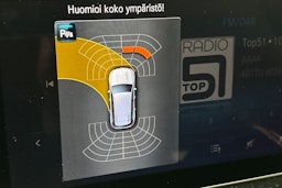 musta Mercedes-Benz EQB 2023 kuva 31.