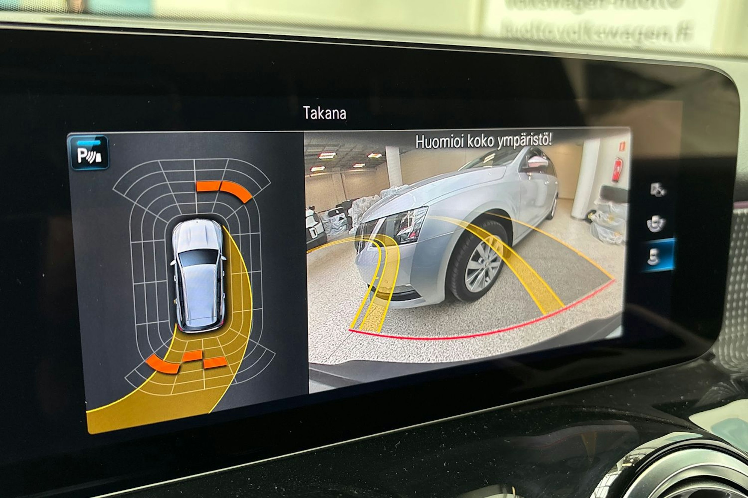 musta Mercedes-Benz EQB 2023 kuva 32.
