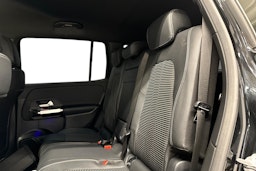 musta Mercedes-Benz EQB 2023 kuva 10.