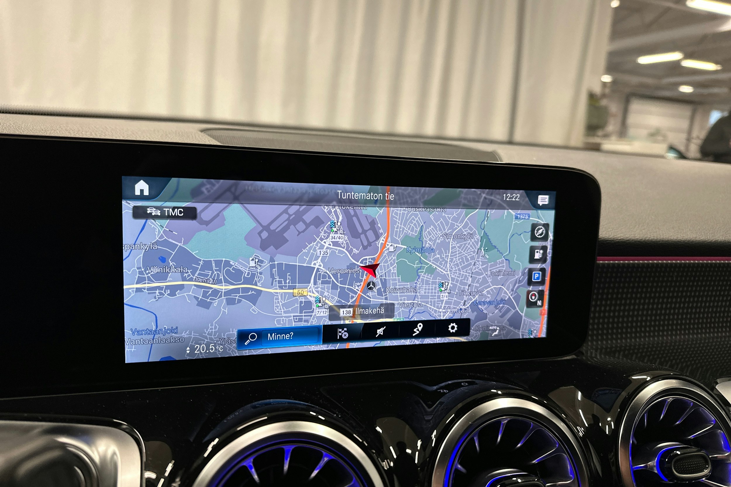 musta Mercedes-Benz EQB 2023 kuva 18.