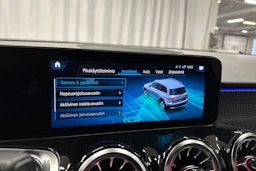 musta Mercedes-Benz EQB 2023 kuva 21.