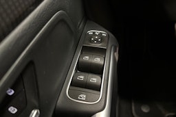 musta Mercedes-Benz EQB 2023 kuva 26.