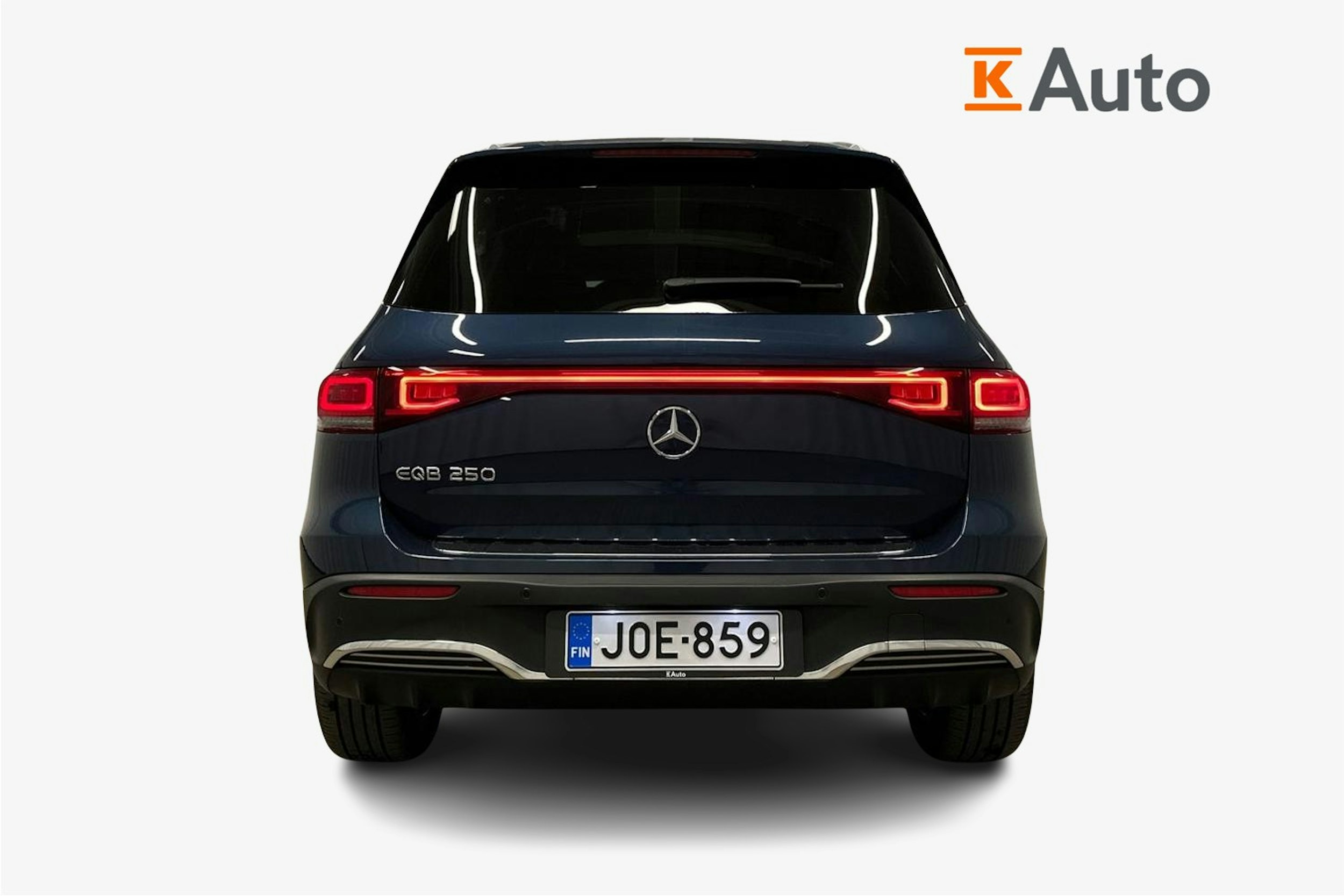 sininen Mercedes-Benz EQB 2023 kuva 3.