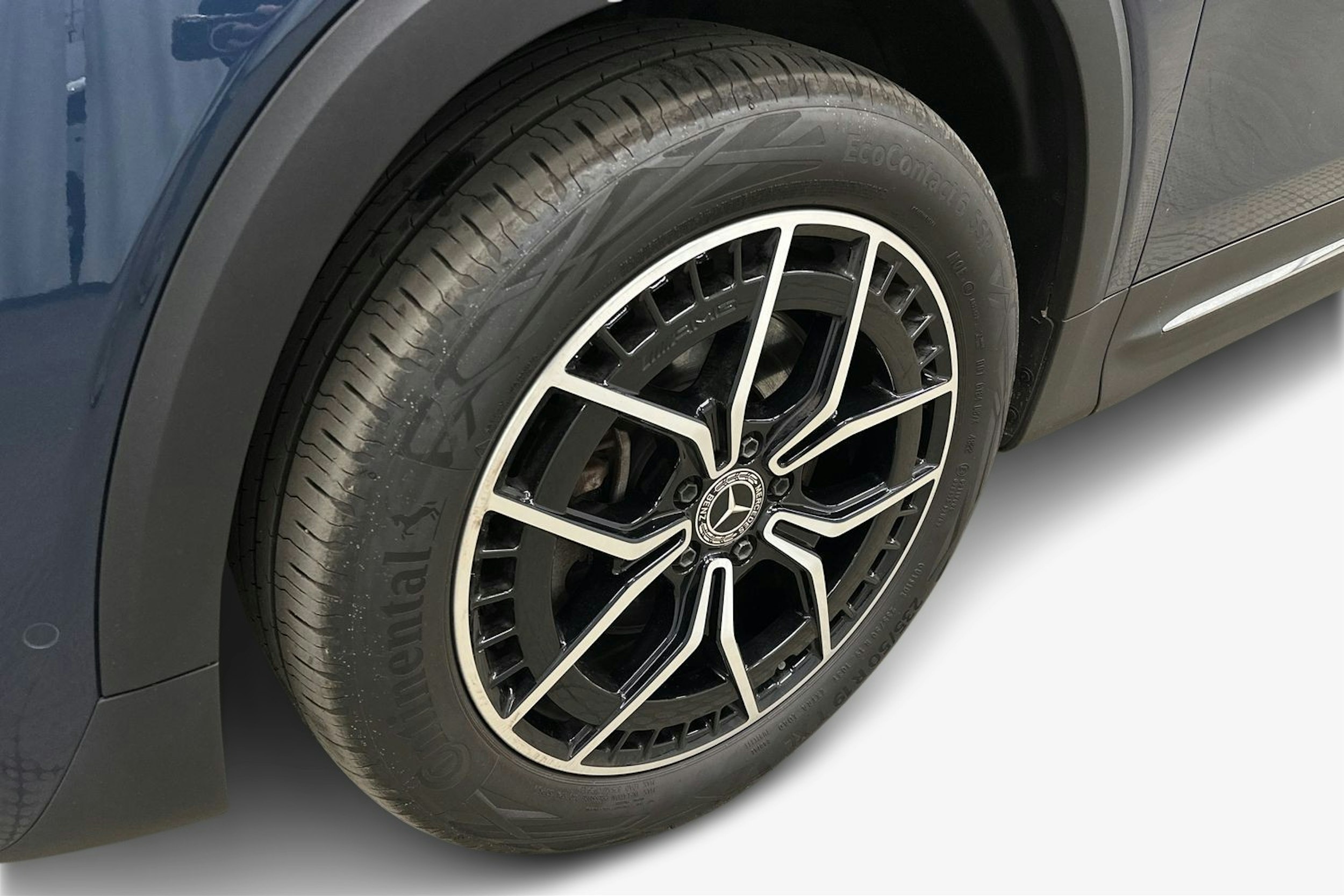 sininen Mercedes-Benz EQB 2023 kuva 11.