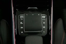 sininen Mercedes-Benz EQB 2023 kuva 28.