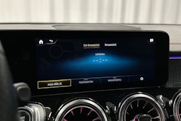 sininen Mercedes-Benz EQB 2023 kuva 29.