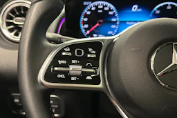 harmaa Mercedes-Benz EQB 2023 kuva 16.