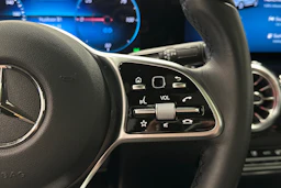 harmaa Mercedes-Benz EQB 2023 kuva 17.