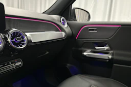 harmaa Mercedes-Benz EQB 2023 kuva 37.