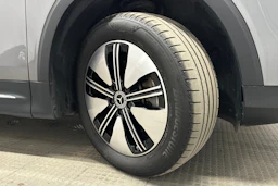 harmaa Mercedes-Benz EQB 2023 kuva 13.