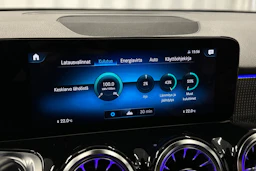 harmaa Mercedes-Benz EQB 2023 kuva 32.