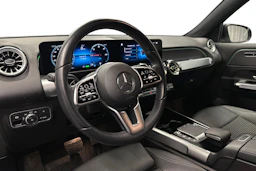 musta Mercedes-Benz EQB 2023 kuva 8.