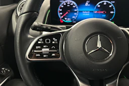 musta Mercedes-Benz EQB 2023 kuva 15.