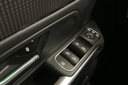 musta Mercedes-Benz EQB 2023 kuva 19.