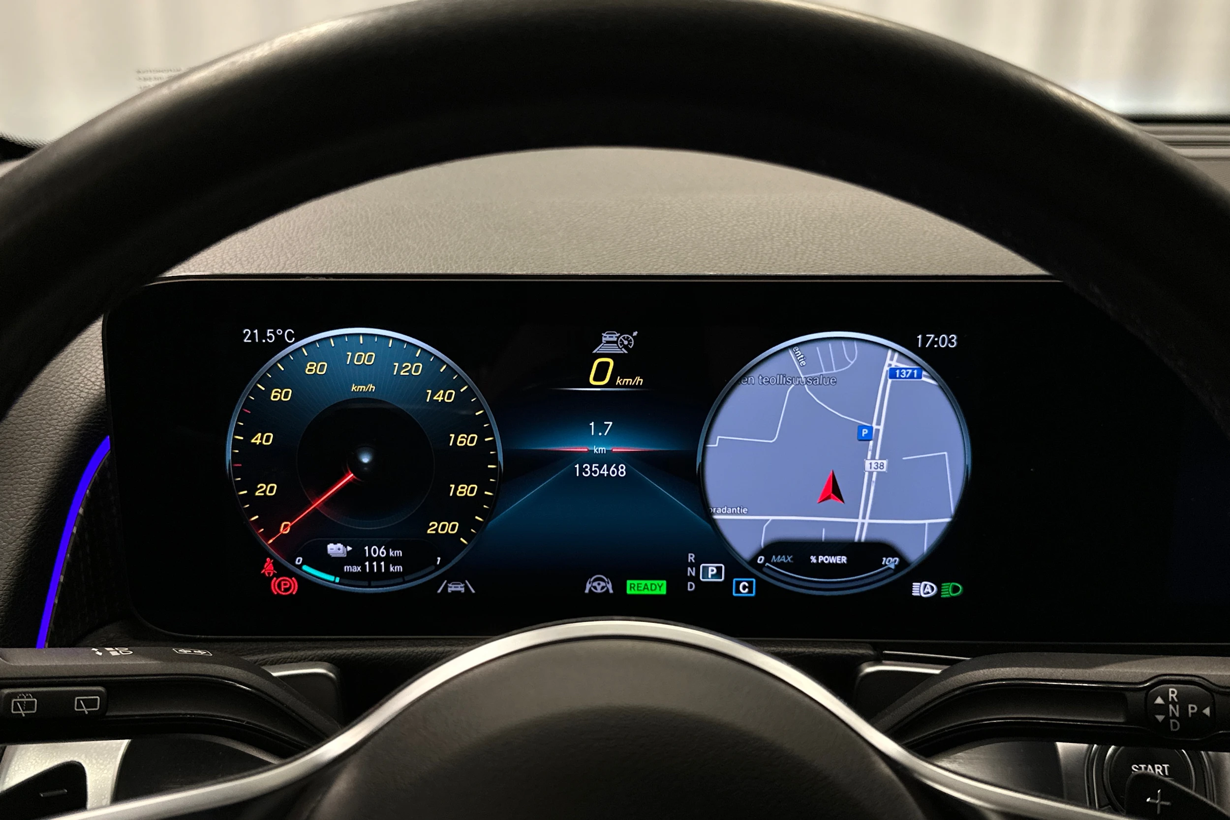 hopea Mercedes-Benz EQB 2023 kuva 21.