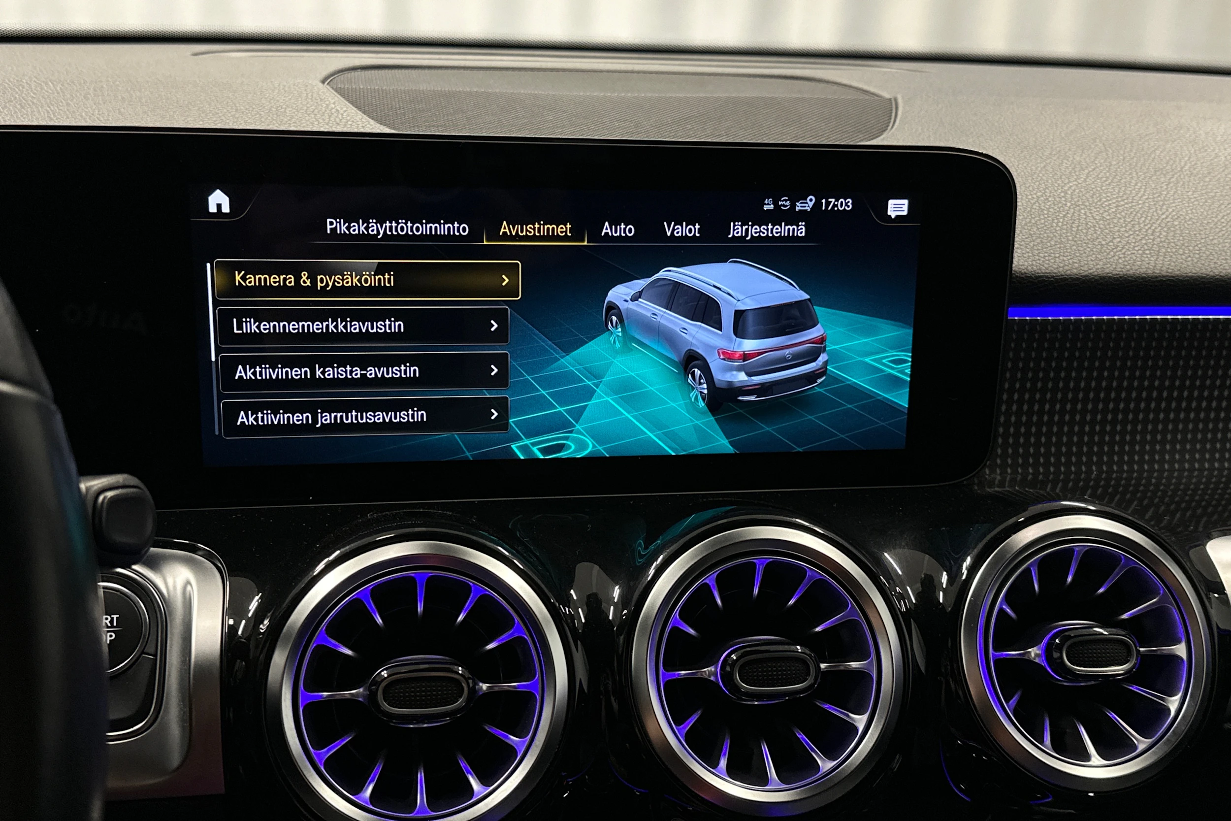 hopea Mercedes-Benz EQB 2023 kuva 23.