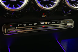 hopea Mercedes-Benz EQB 2023 kuva 32.