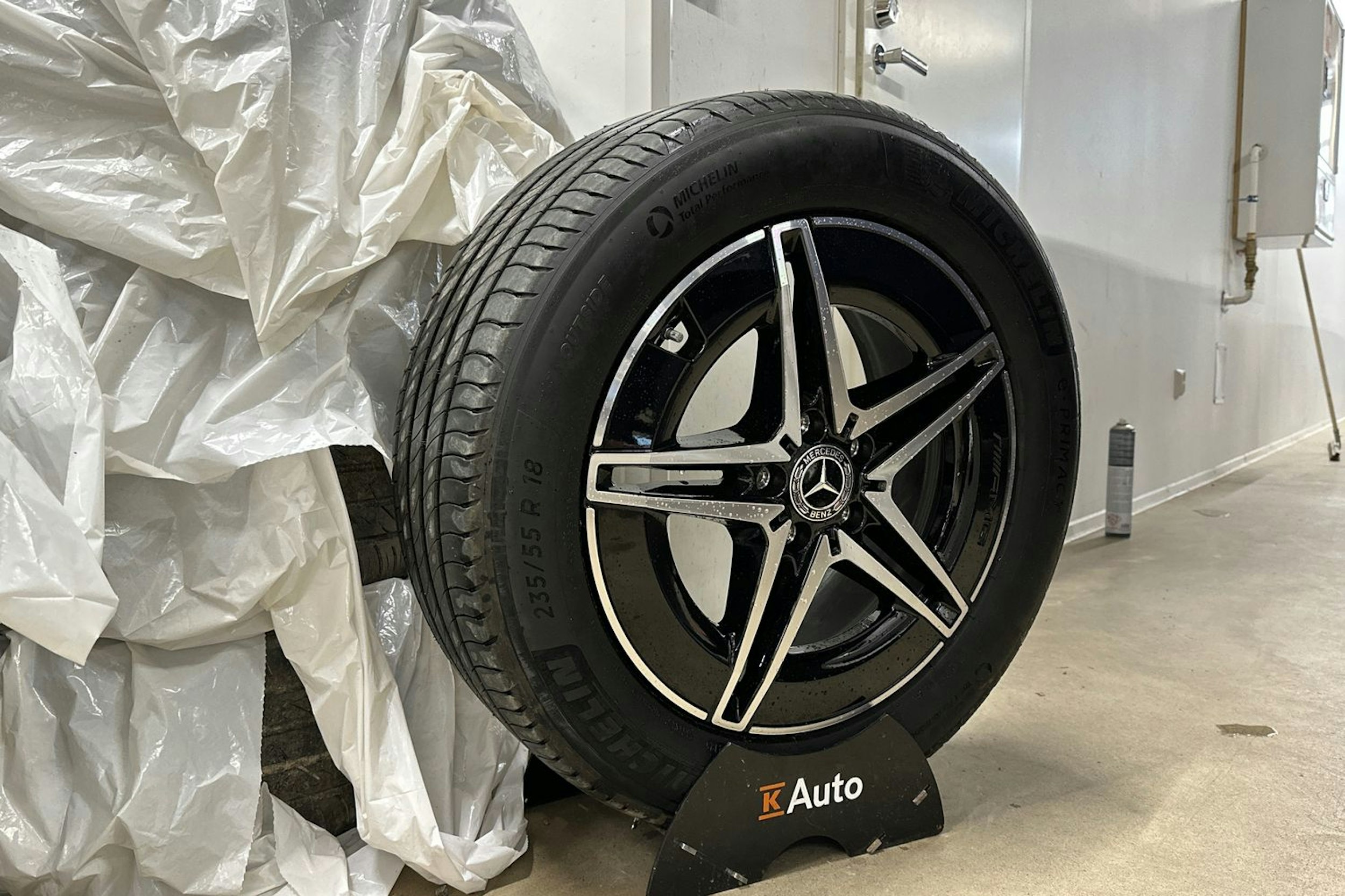 harmaa Mercedes-Benz EQB 2023 kuva 13.