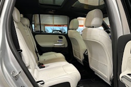 harmaa Mercedes-Benz EQB 2023 kuva 15.