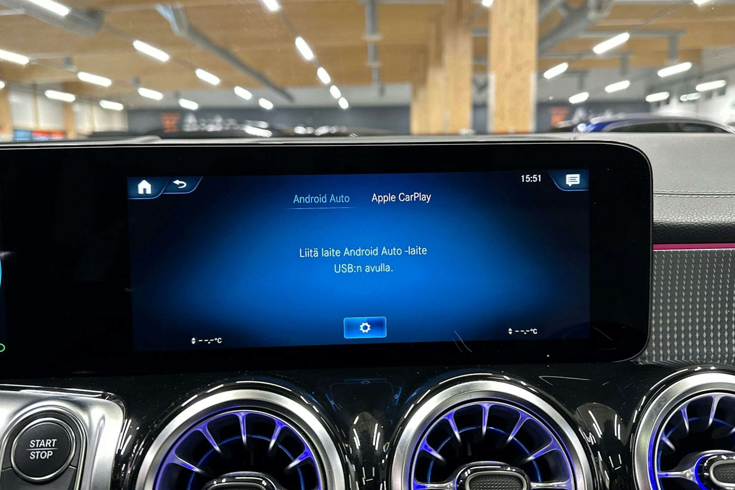 harmaa Mercedes-Benz EQB 2023 kuva 20.