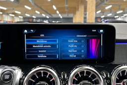 harmaa Mercedes-Benz EQB 2023 kuva 21.