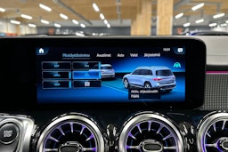 harmaa Mercedes-Benz EQB 2023 kuva 22.