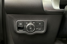 harmaa Mercedes-Benz EQB 2023 kuva 29.