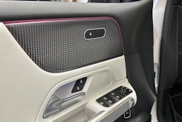 harmaa Mercedes-Benz EQB 2023 kuva 30.