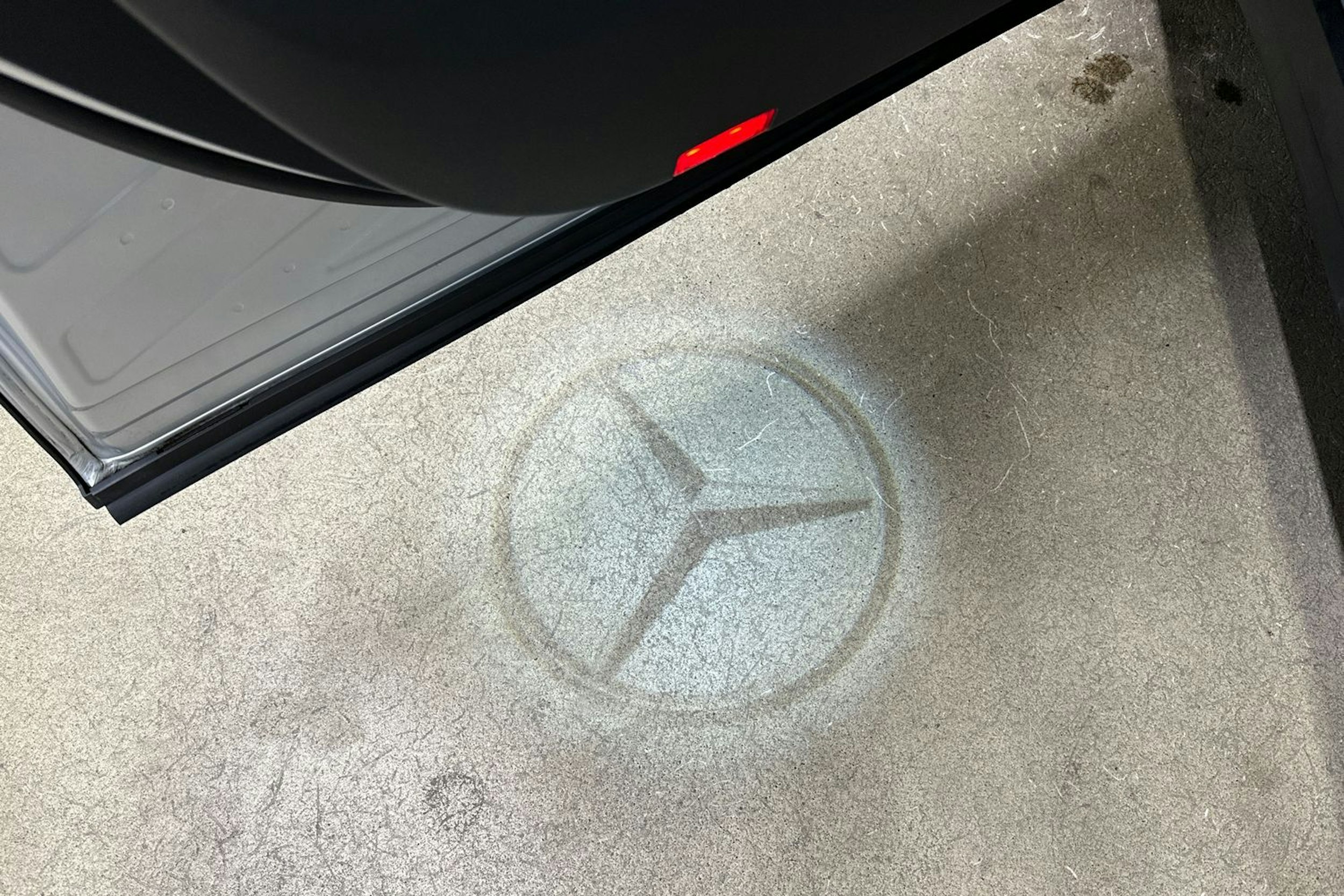 harmaa Mercedes-Benz EQB 2023 kuva 31.