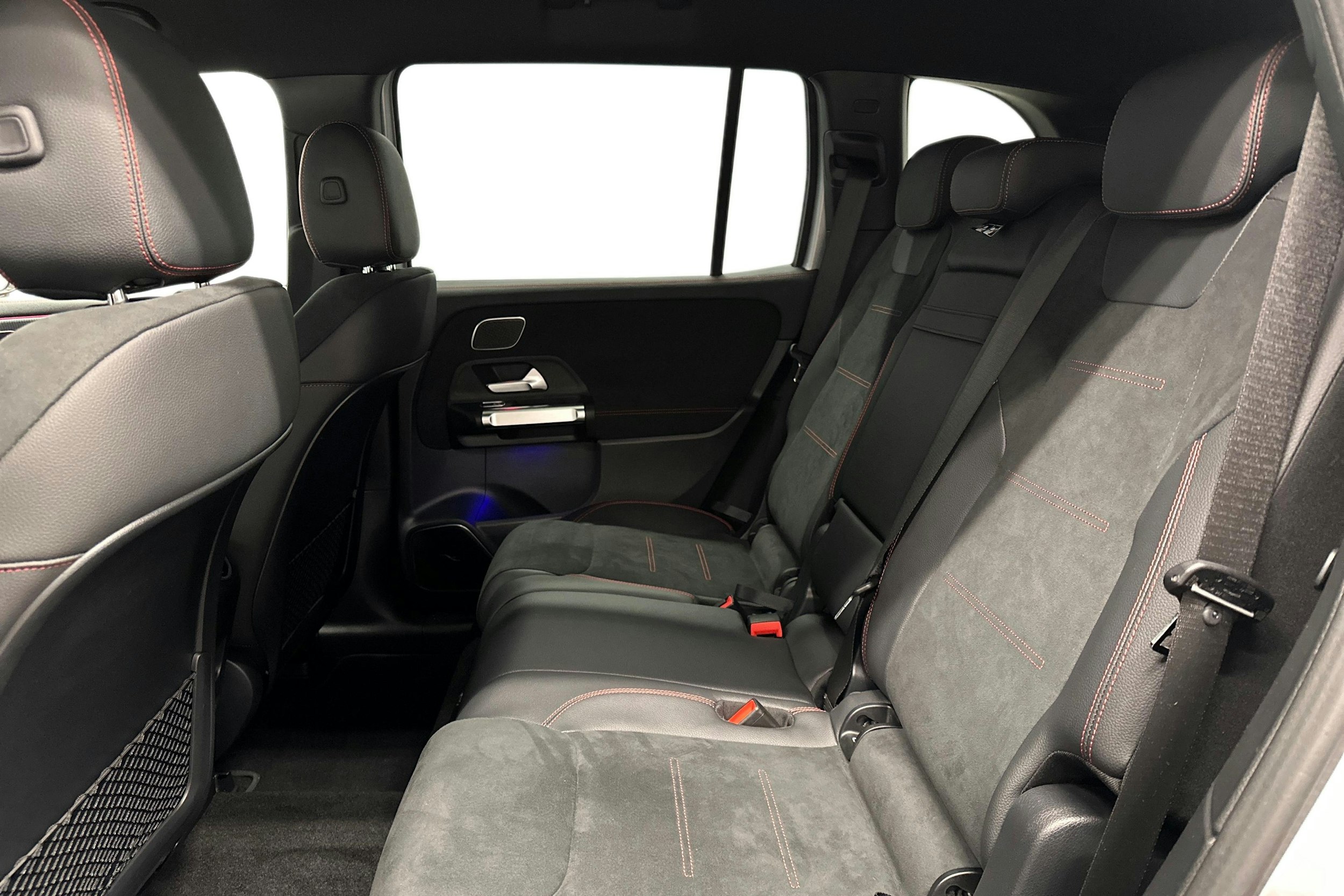 harmaa Mercedes-Benz EQB 2023 kuva 10.