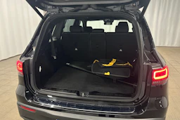musta Mercedes-Benz EQB 2023 kuva 11.