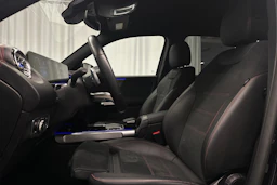 musta Mercedes-Benz EQB 2023 kuva 13.