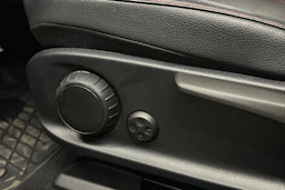 musta Mercedes-Benz EQB 2023 kuva 14.