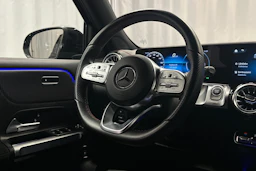 musta Mercedes-Benz EQB 2023 kuva 15.
