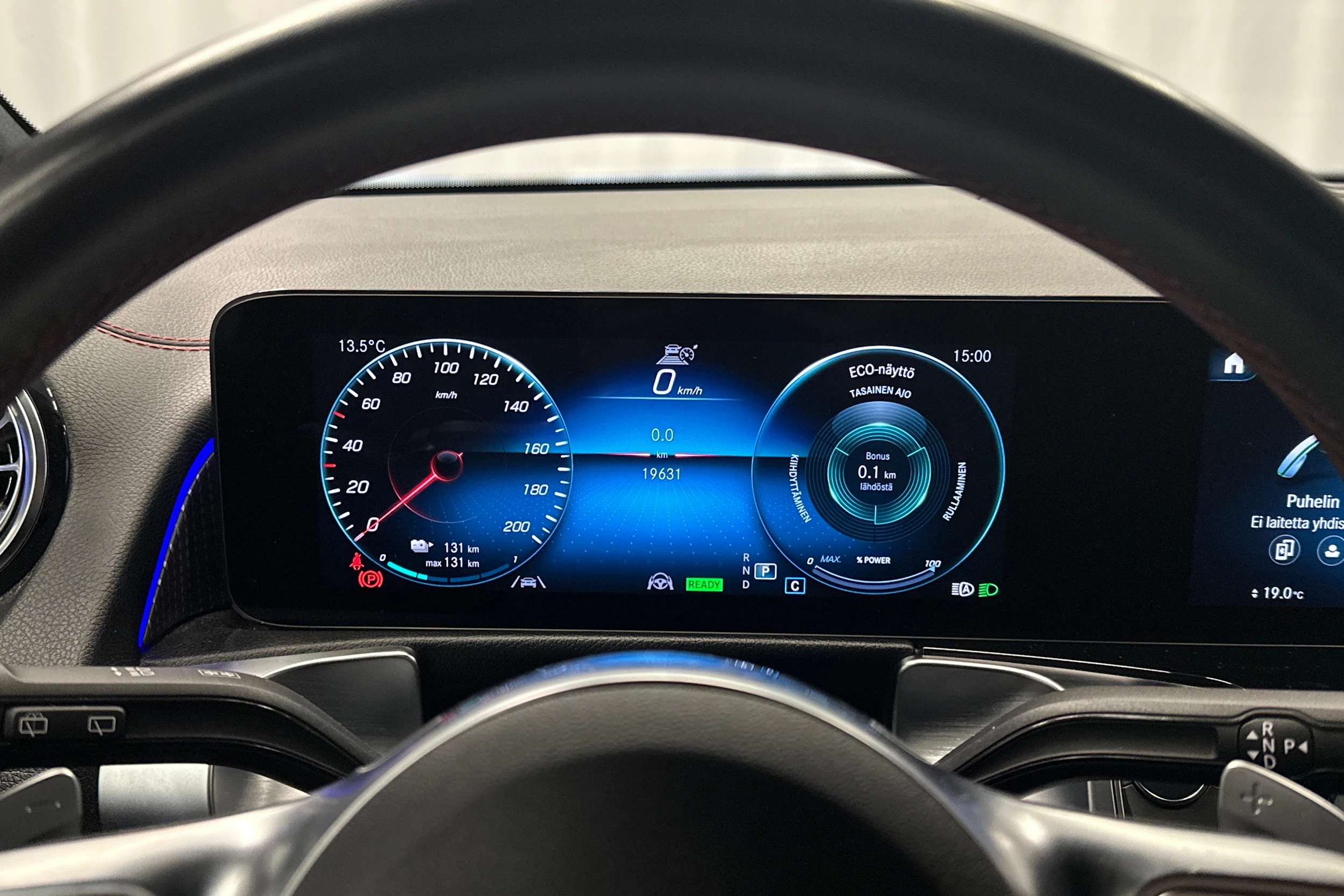 musta Mercedes-Benz EQB 2023 kuva 18.