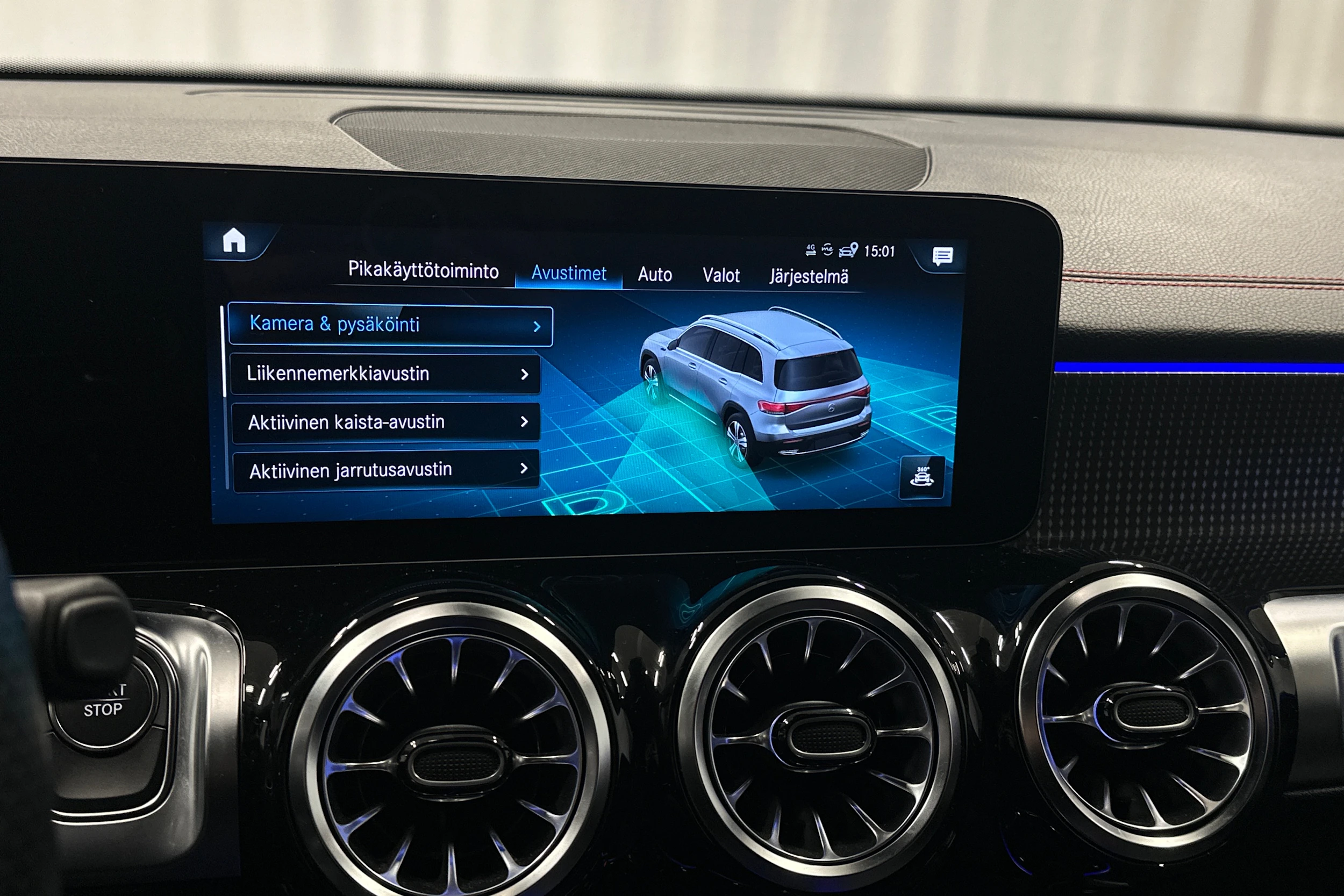 musta Mercedes-Benz EQB 2023 kuva 20.
