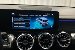 musta Mercedes-Benz EQB 2023 kuva 20.