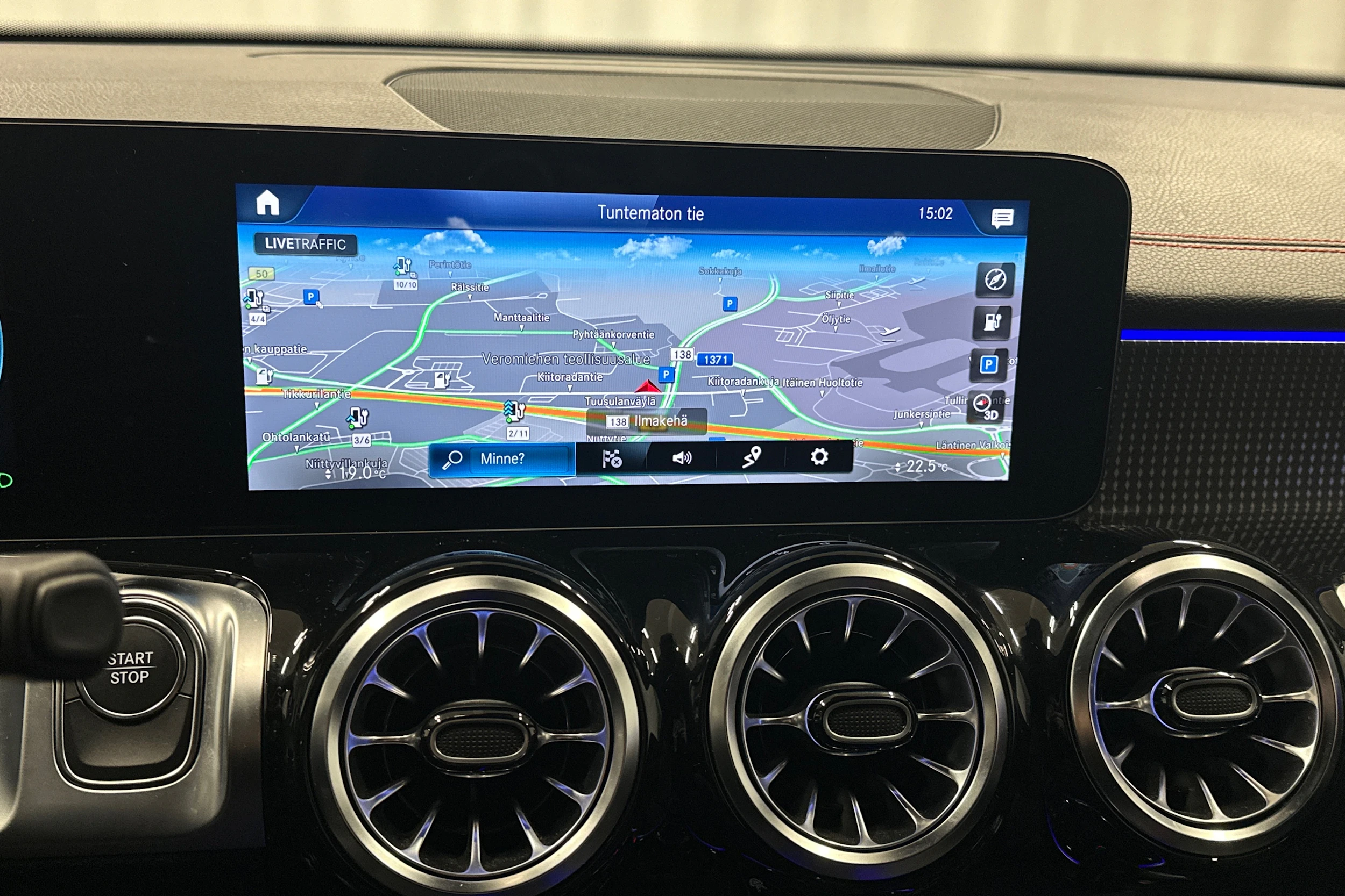musta Mercedes-Benz EQB 2023 kuva 24.