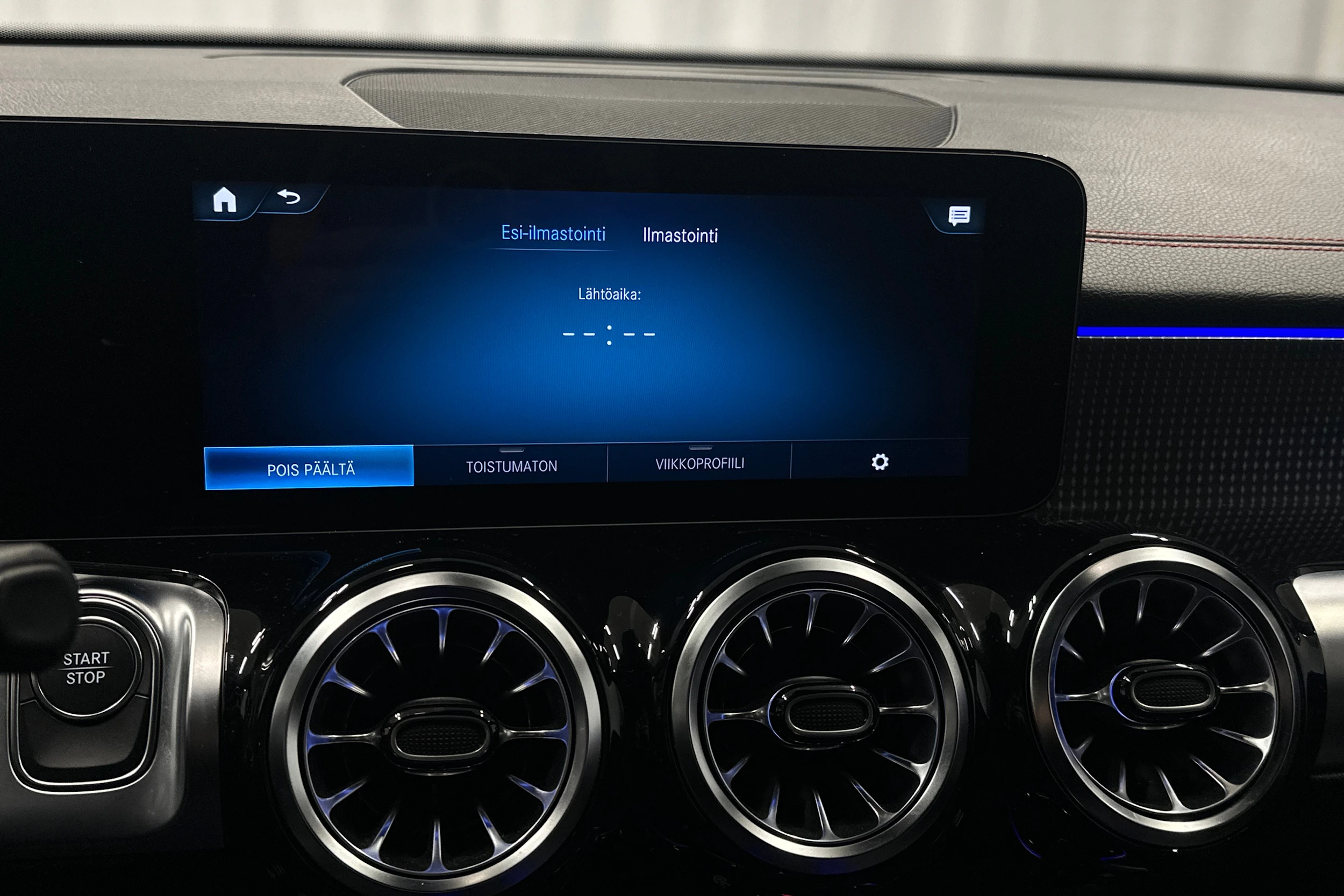 musta Mercedes-Benz EQB 2023 kuva 27.