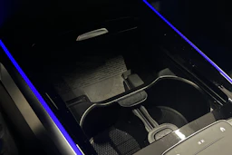 musta Mercedes-Benz EQB 2023 kuva 30.