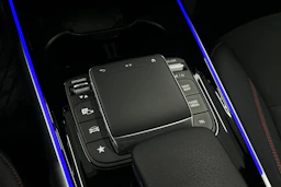 musta Mercedes-Benz EQB 2023 kuva 31.