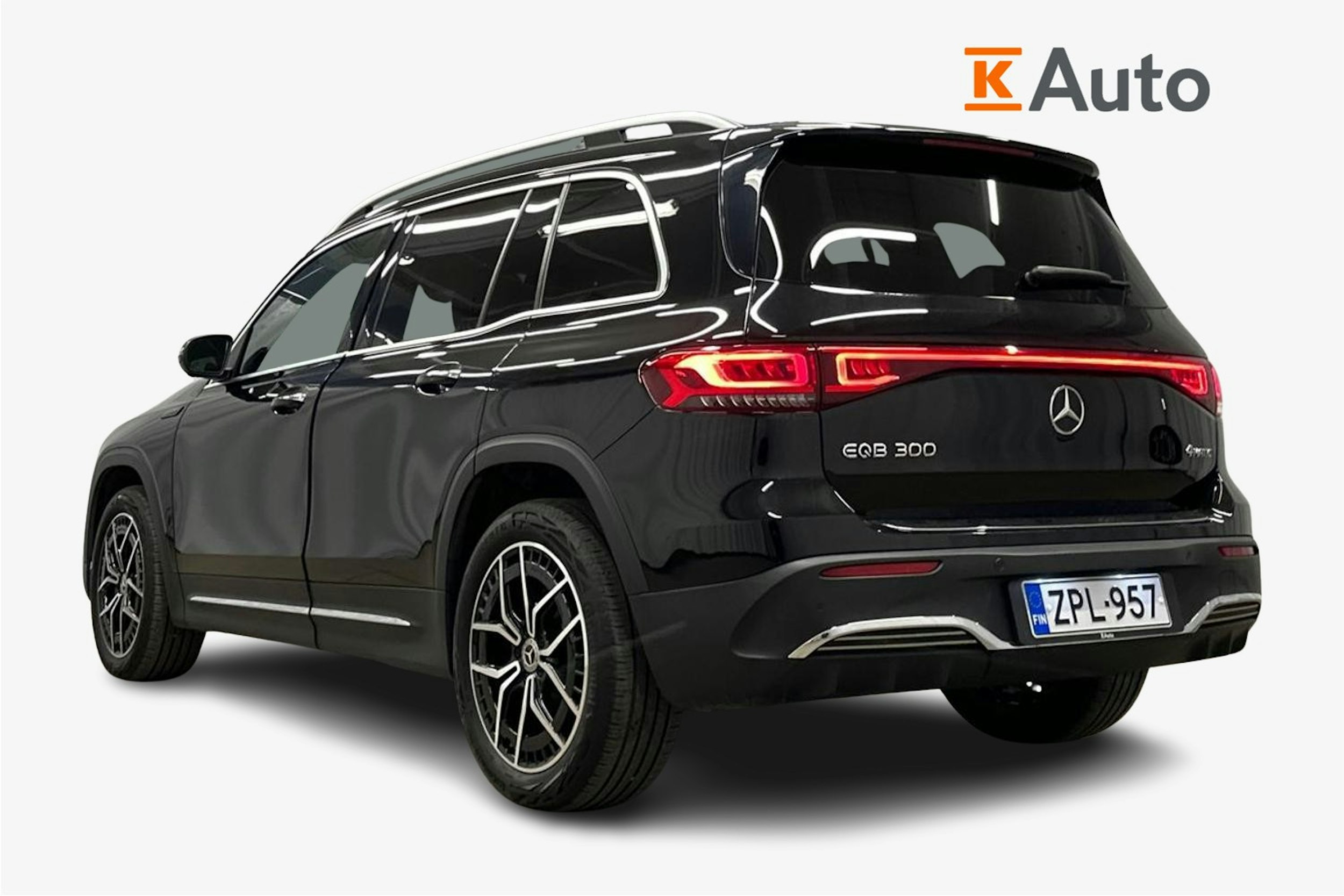 musta Mercedes-Benz EQB 2023 kuva 2.