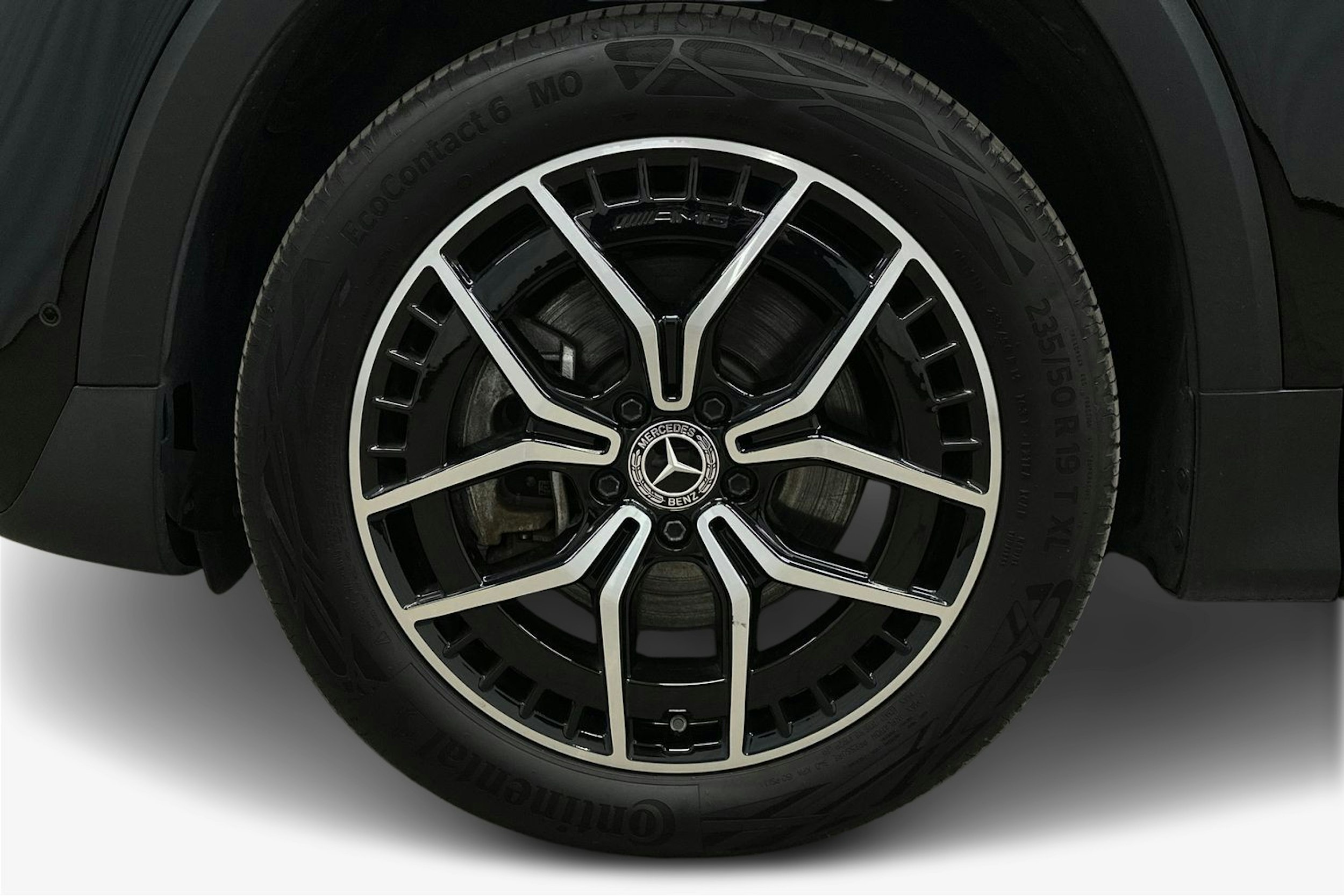 musta Mercedes-Benz EQB 2023 kuva 11.