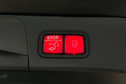 musta Mercedes-Benz EQB 2023 kuva 17.